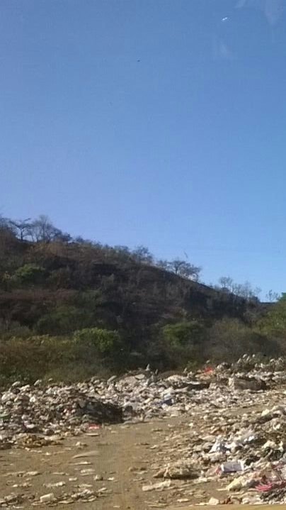 reportalo24's tweet photo. Así se encuentra el vertedero municipal de San Juan de los Morros. ¿Y el relleno sanitario? @gustavomdez  https://t.co/W4iANLGcMR