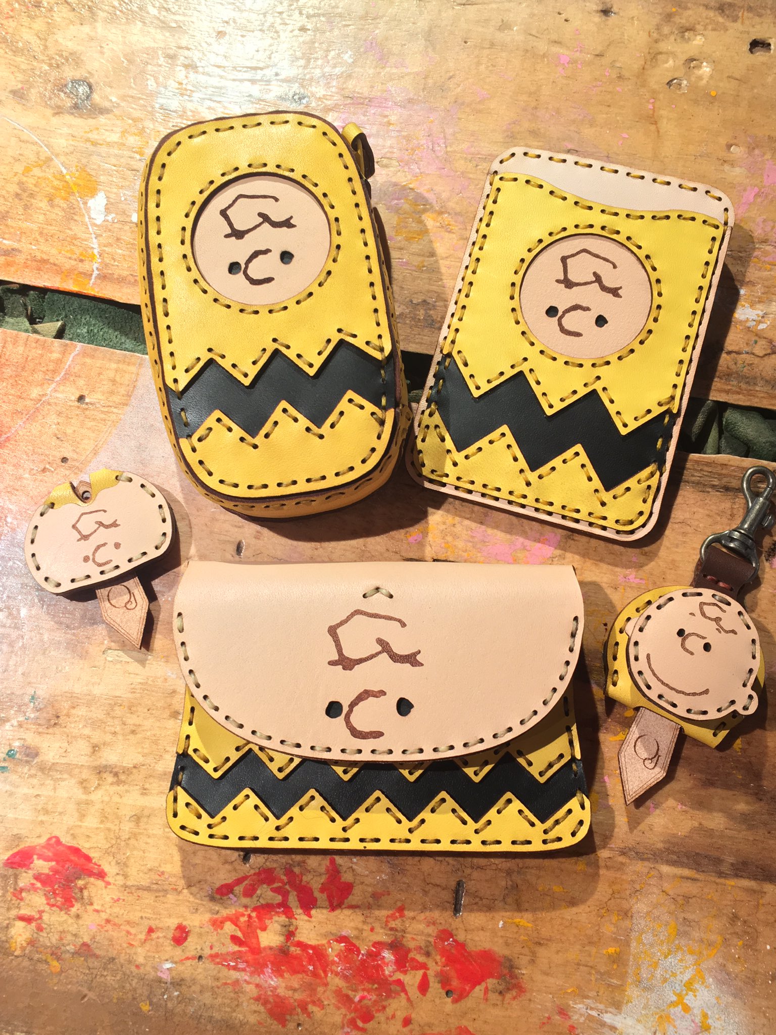 Ojaga Design 立川店 Na Tviteru Peanutsコラボアイテム本日発売です スヌーピーとウッドストックのアイテムは裏面に足跡やシッポがデザインされてるんですよ Ojaga Peanuts Snoopy Charliebrown Woodstock Leather Handmade オジャガ T Co Ojaga Design 立川店 Na Tviteru Peanutsコラボアイテム本日発売です スヌーピーとウッドストックのアイテムは裏面に足跡やシッポがデザインされてるんですよ Ojaga Peanuts Snoopy Charliebrown Woodstock Leather Handmade オジャガ T Co