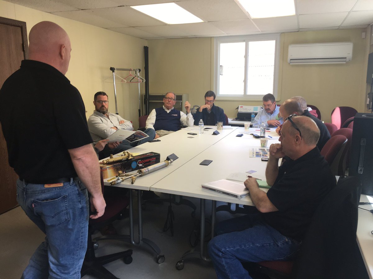 FlameTech_Inc's tweet image. Great meeting with the @WestPennLaco team today! Lots of positive information sharing #gawda #gasandwelding #flametech #westpennlaco