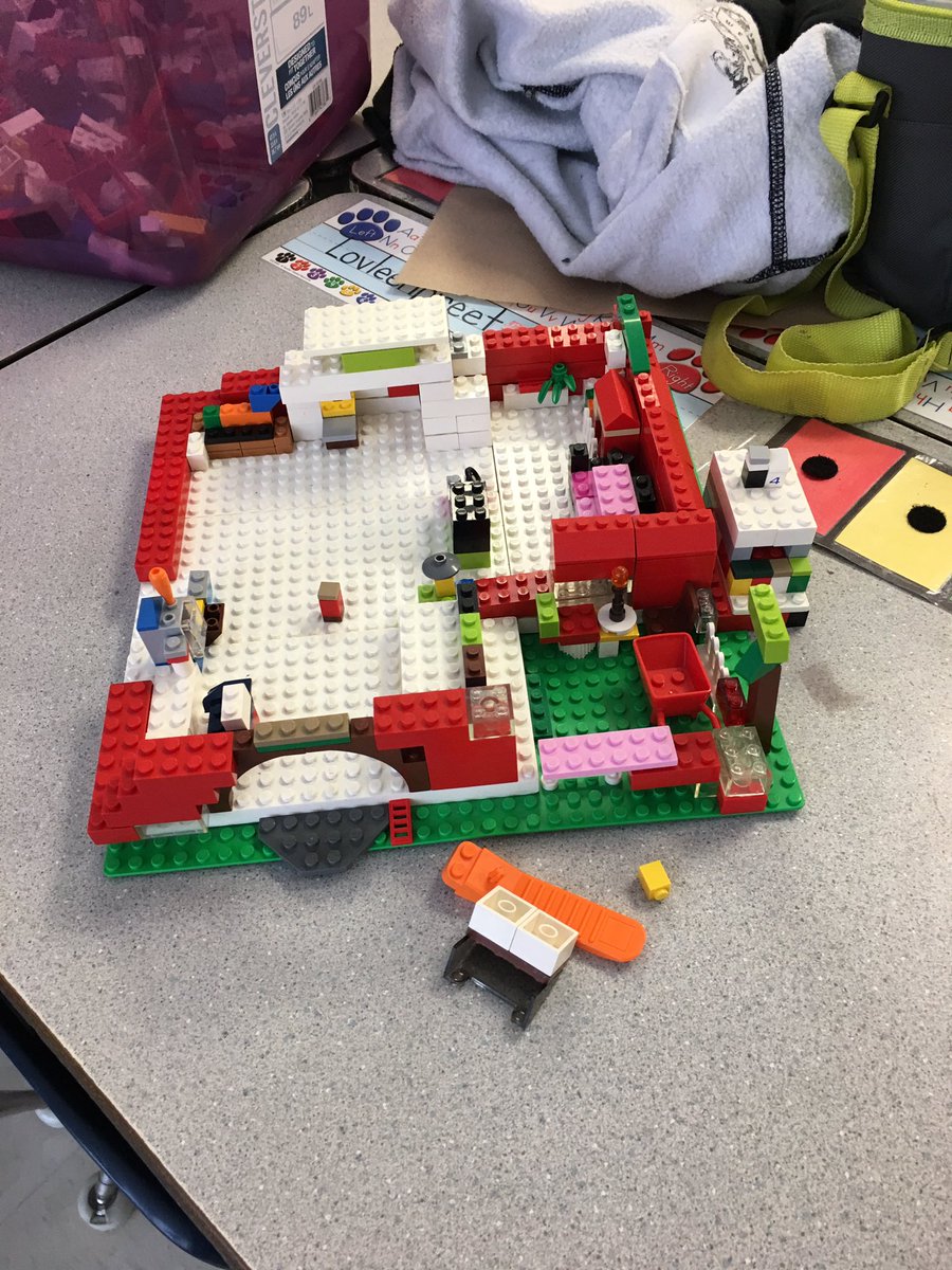 MrsMace_S's tweet photo. This weeks challenge was to design a house!! Awesome to see what they built but even better to hear their thinking! https://t.co/qpNVUCEyYO