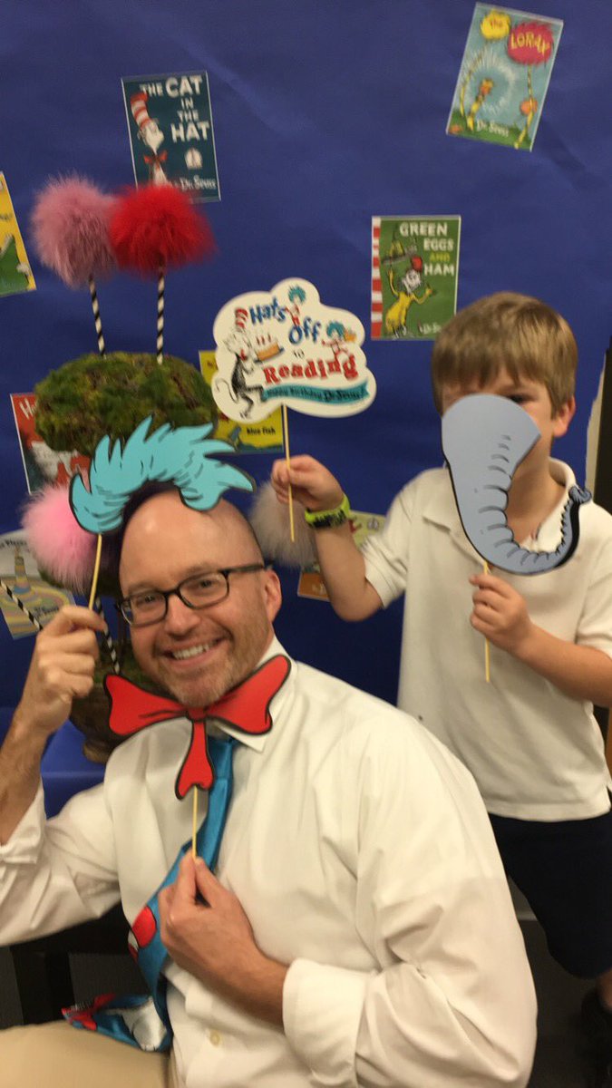 MsHfirstgrade's tweet photo. #ReadAcrossAmerica #gseslibrary https://t.co/LM44EuZics