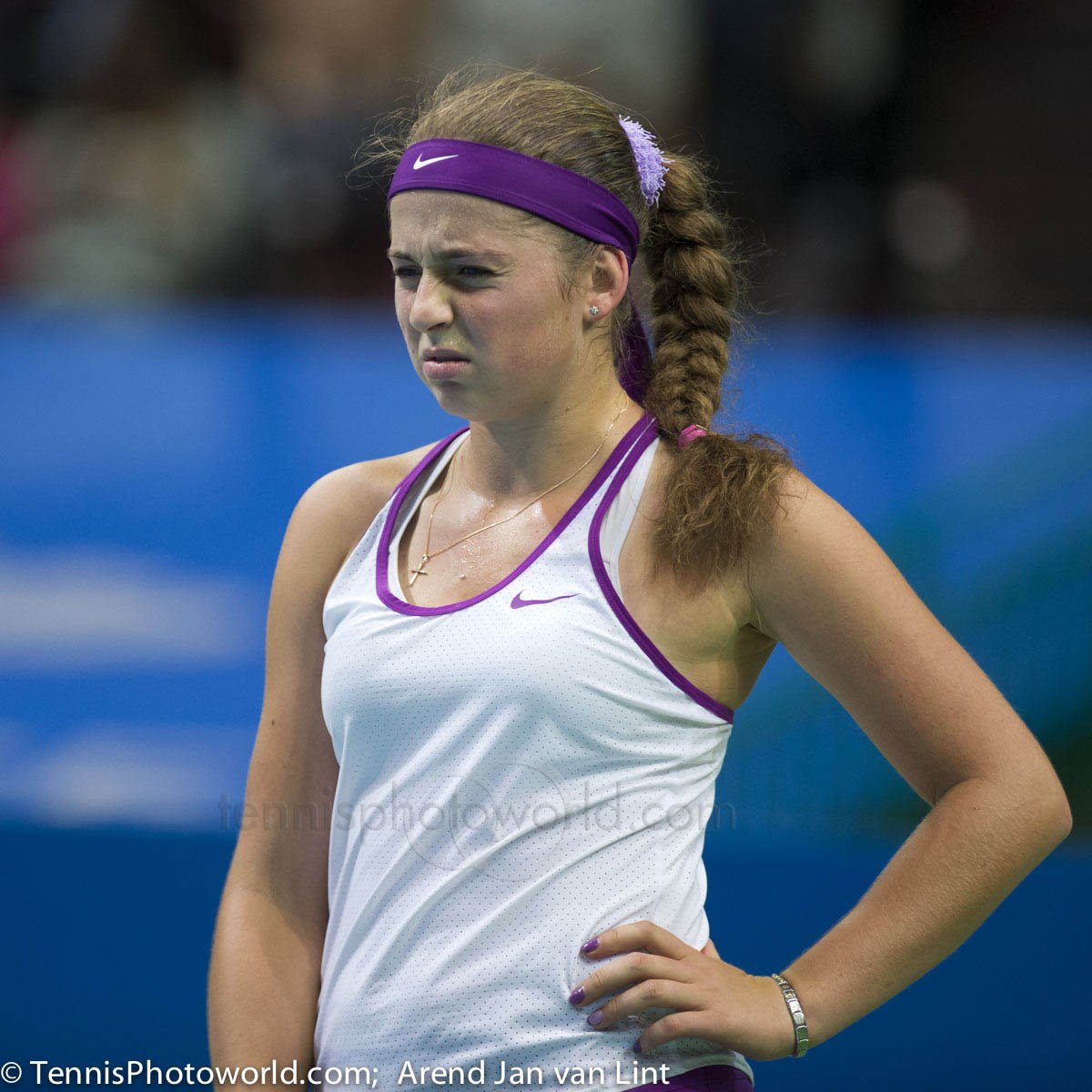 vanistrator's tweet photo. Ostapenko into the semifinals now, after defeating Tsurenko in two sets. 6-1 6-2.
#RoadToFirstTrophy #BetterReality https://t.co/QjOzztl2Yg