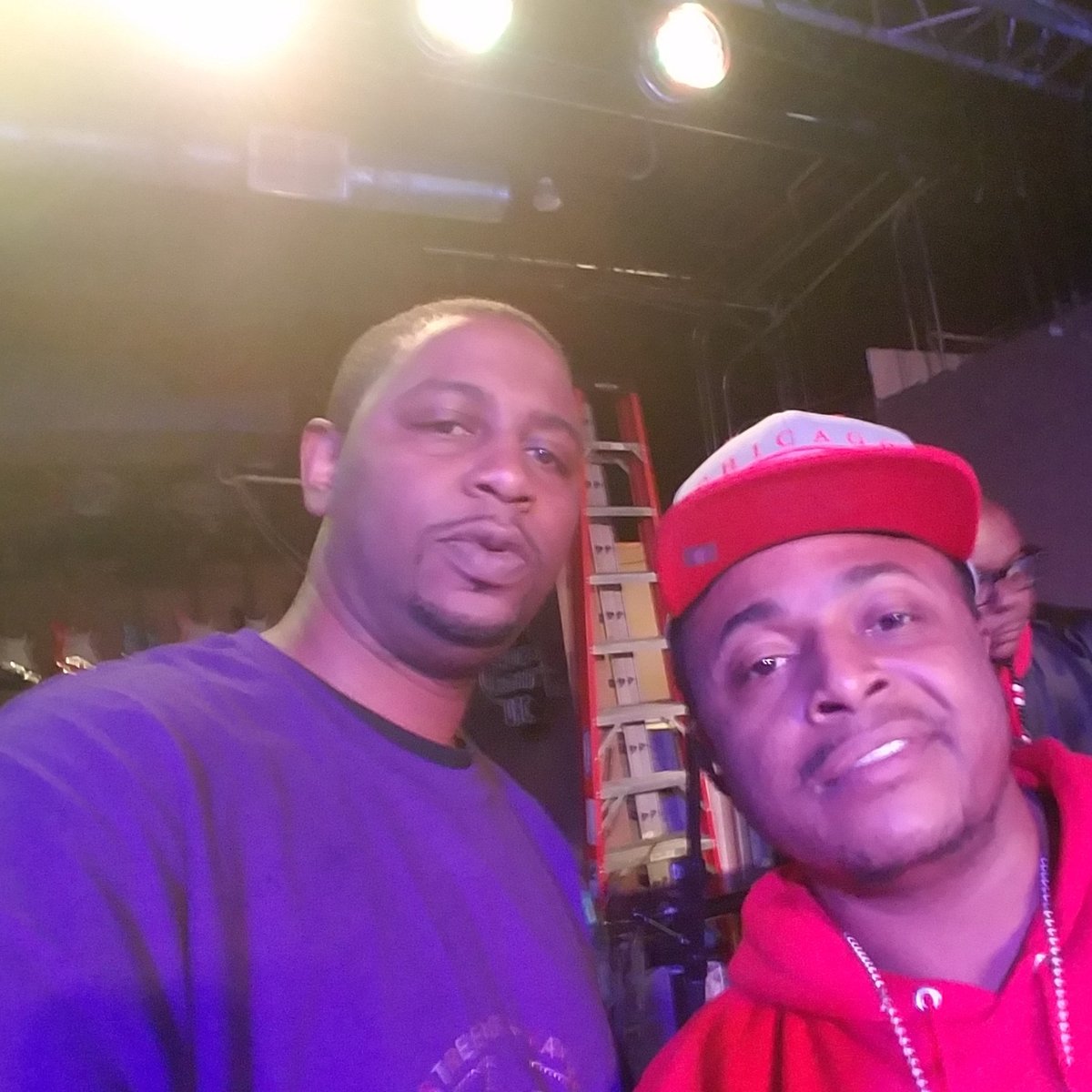 aka2krosses's tweet photo. #chiblizz #2krosses #djkross #dynastyhairstudio https://t.co/f3dHKTN2WJ