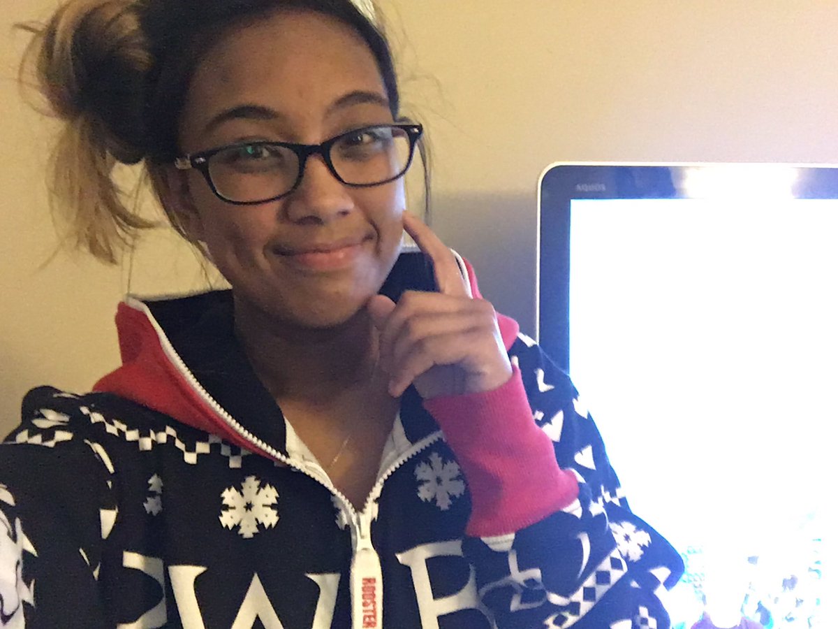bbmato_'s tweet photo. Watching the new LetsWatch while trying on my #RTMerch onesies ๐ @IAmLindsayJones @bdunkelman @AchievementHunt @RoosterTeeth well-spent $106 https://t.co/3JybknoxtA