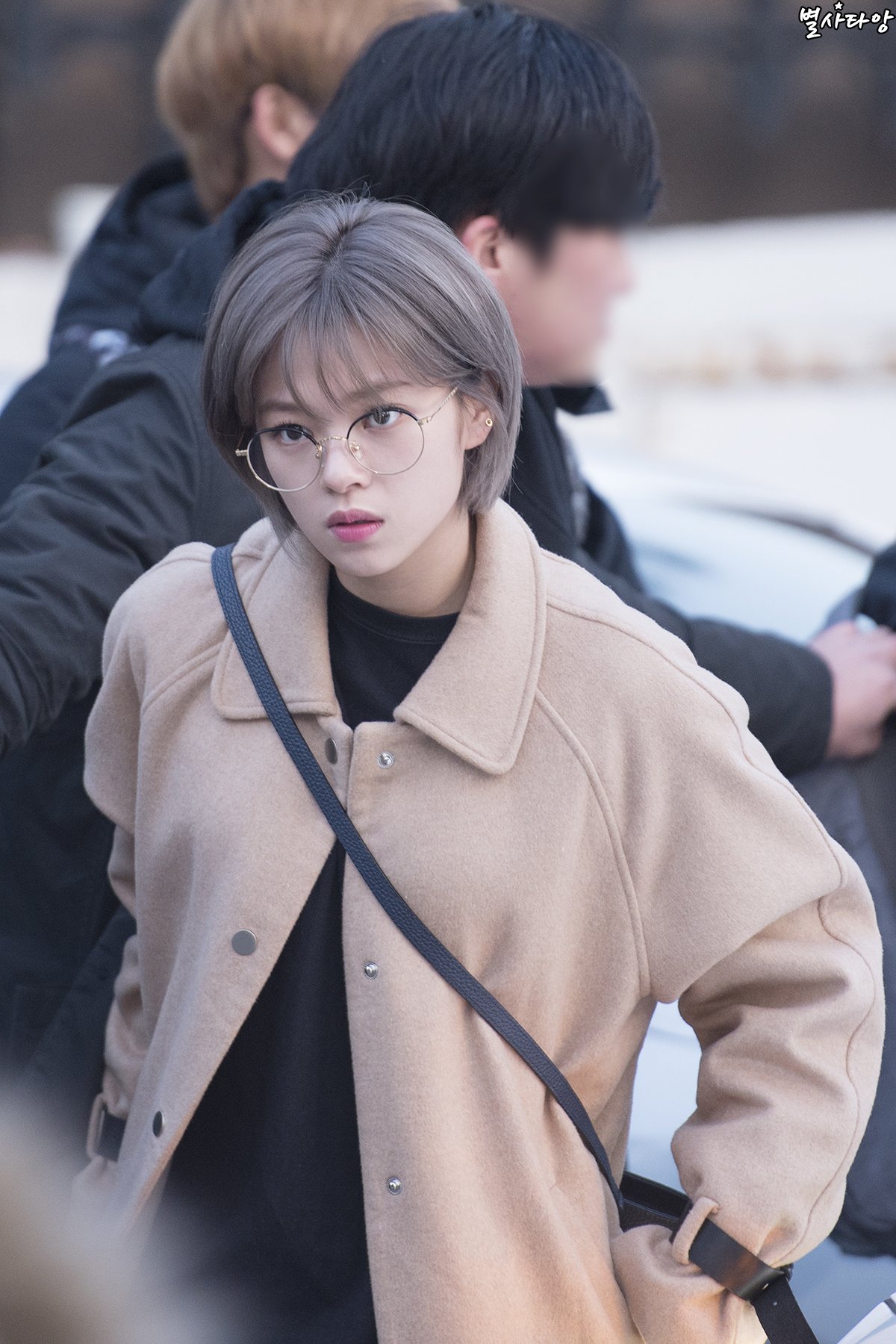 C59xAwBUwAE3qdd.jpg:large