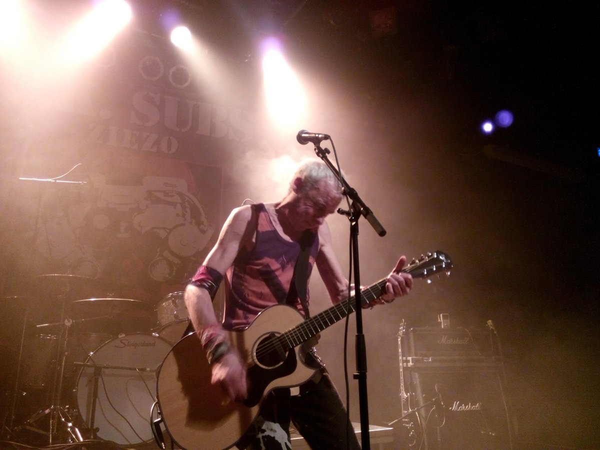 Bas Langereis (@balangereis) on Twitter photo Great performances by #TVSmith and #UKSubs last night in <a href="/PodiumGigant/">Gigant Apeldoorn</a> #Apeldoorn last night.
#Ziezo Great performances by #TVSmith and #UKSubs last night in <a href="/PodiumGigant/">Gigant Apeldoorn</a> #Apeldoorn last night.
#Ziezo