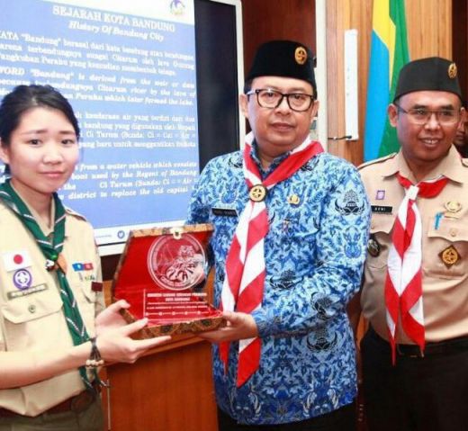 kwarnas's tweet photo. Jauh-jauh dari Jepang, Mahasiswa ini Belajar Pramuka Indonesia ke Bandung https://t.co/8mJdmyMFzP #GerakanPramuka https://t.co/L4AHAsidYk