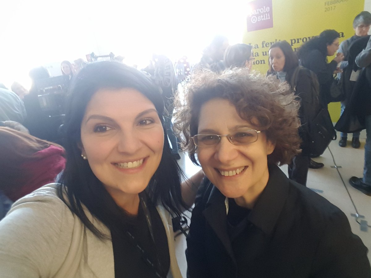 LeviedelleFoto's tweet photo. @storiebrevi ciao sono la direttrice de @LeviedelleFoto   e le mie #storiebrevi sono #selfie @ParoleOstili #ParoleOstili https://t.co/4X3nrIdUH3