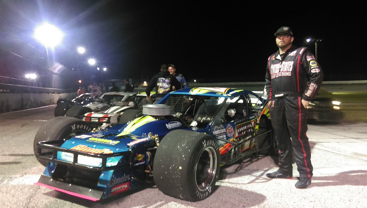 RacingAmerica's tweet photo. #BronsonMods: @JimmyZacharias starts from the pole after a six car invert. Follow along with the lap-by-lap action - https://t.co/snukfXVOjm https://t.co/v5lHsbAKSH