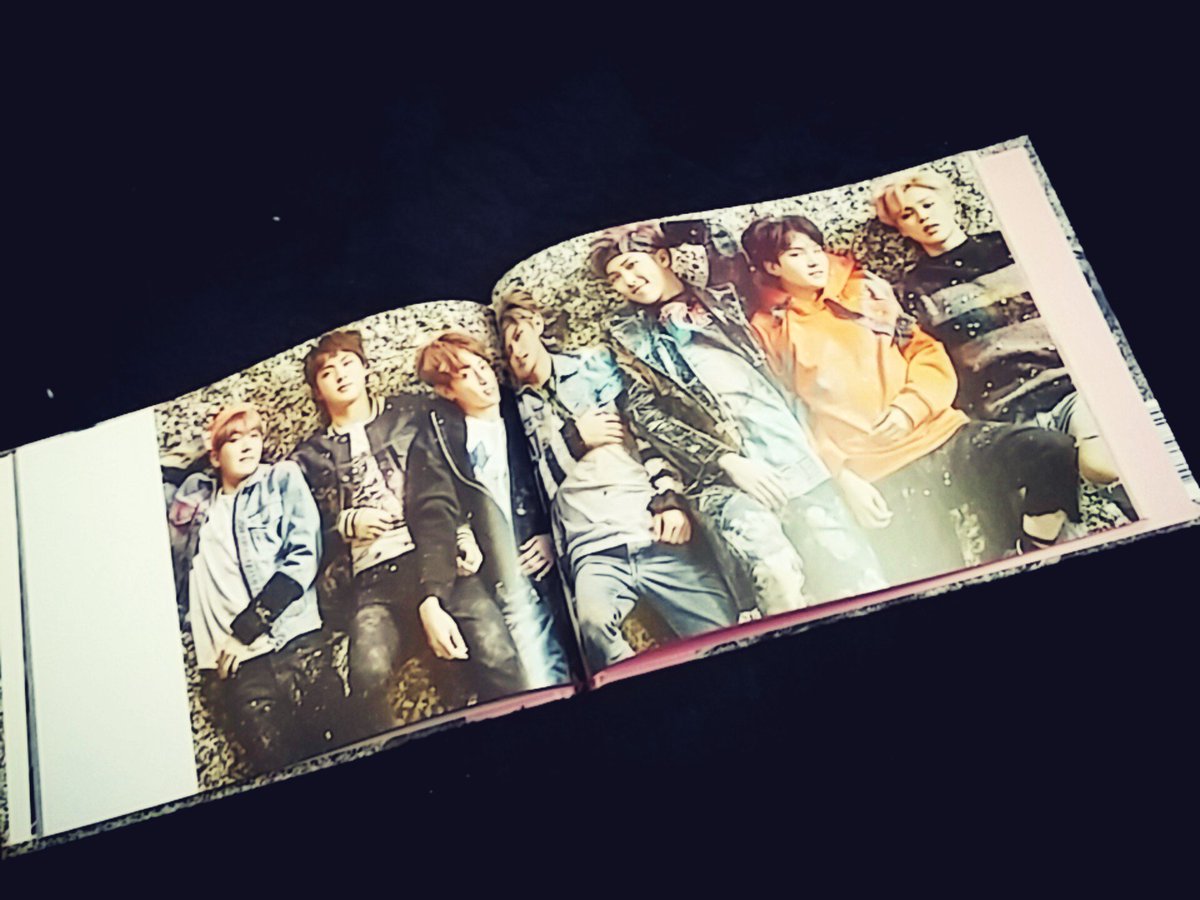 SUPERLOVE1015's tweet photo. きゃーーーーー！！
届いた届いたㅋㅋ
買って良かったよ〜
ポスターもあるしトレカもある…ㅠㅠ
幸せ！ https://t.co/AQXtDHtjSG