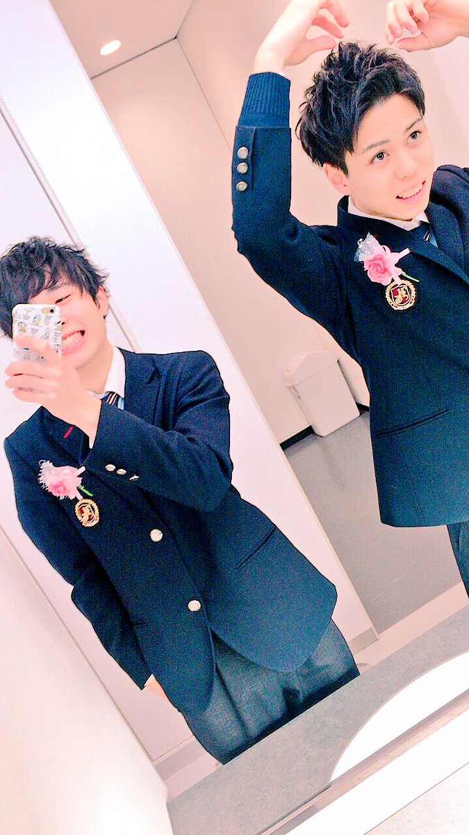 原田 海 Twitterren 羽衣学園卒業しました 3年間通うのめんどくさいとか思ってたけど 終わってみると結構一瞬だったな ワックスつけたり服装の事でめっちゃ怒られたけど それもいい思い出 笑 なんだかんだ楽しい高校生活でした あと2週間で大阪から