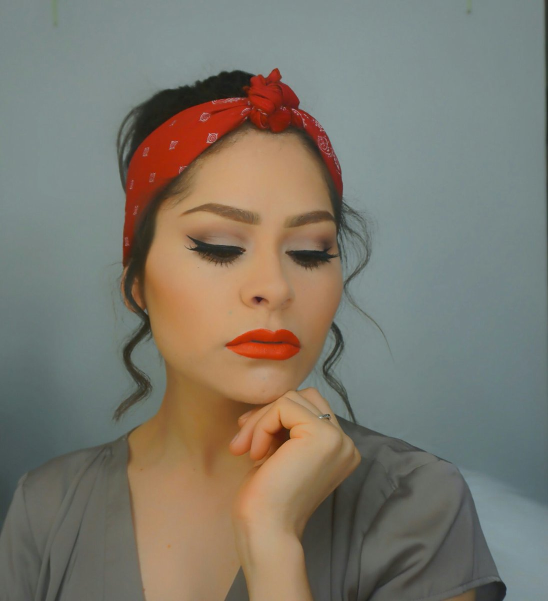LadyOlenaa's tweet photo. #algosimple #makeup https://t.co/uyADcKtTee