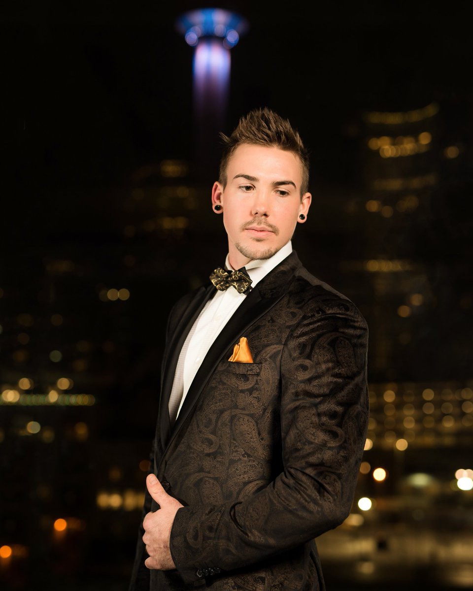 StudioMaviz's tweet photo. Don't miss out on our new project dropping tomorrow! 02.19.17 
#menswear #music #dance #fashion #art #yyc #calgary #ootd #ootn #mavîz https://t.co/pzAOfJf6GH