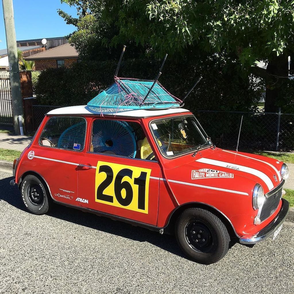 _teamwills's tweet photo. When you forget to take the van and have a pick up to do #teamwills #willsauctions #mini #retro #tonsofroom #tonsof… https://t.co/6REnomX8ge