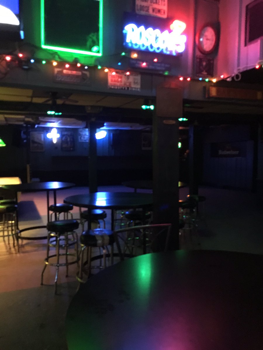paul_schafer's tweet photo. Home away from home #scoes @eppery01 @blake_moen @BryceM55 https://t.co/9xykgMJGjl