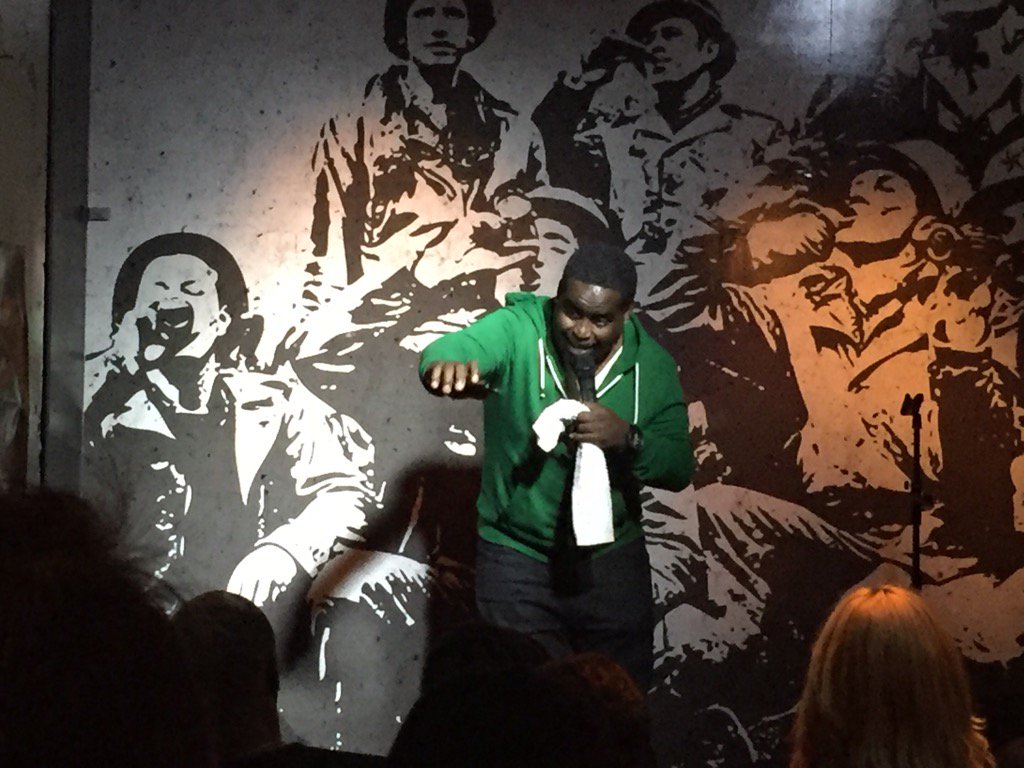 MichaelSiervo's tweet photo. @thevlogroup #calgary welcome all the way from Hollywood @2Gthang Gary "GThang" Johnson to the #CalgaryComedyJam #yyc https://t.co/r5DP9kG5OH