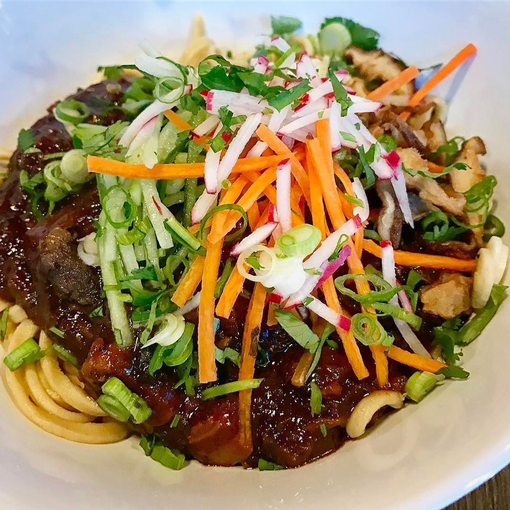 akimotor001's tweet photo. Zha Jiang Mian @danweicanting #notjajangmyeon #itschinese #notkorean #noodles #Beijing #om… https://t.co/j5e6gkgRH8 https://t.co/6UMlGp6SfT