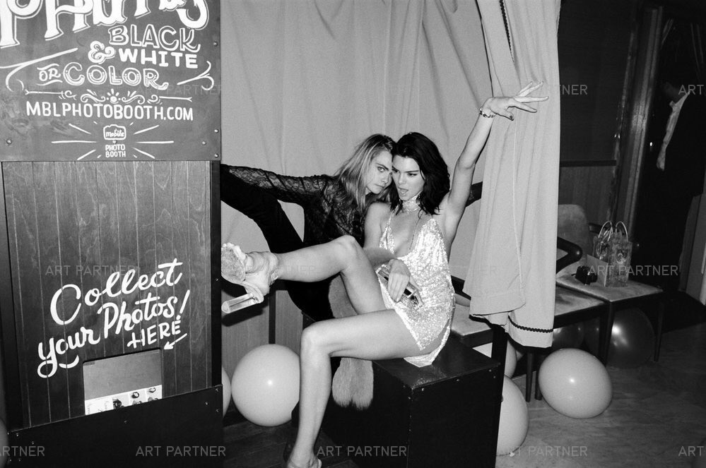 Pop Crave Kendall Jenner Photographed With Harry Styles Cara Delevingne And Hailey Baldwin By Theo Wenner At Her 21st Birthday Party T Co 3t5qiujal7 Pop Crave Kendall Jenner Photographed With Harry Styles Cara Delevingne And Hailey Baldwin By Theo Wenner At Her 21st Birthday Party T Co 3t5qiujal7