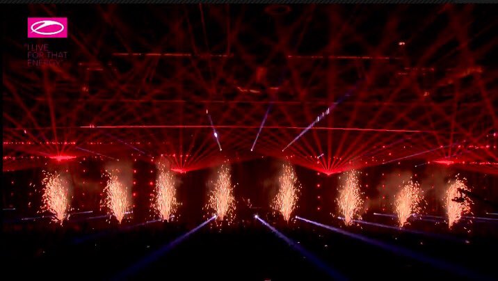 bonkalicious's tweet photo. Holy moly the energy during the final track was insane!!! #ASOTFESTNL #ASOT800 #ArminvanBuuren #TranceFamily https://t.co/G3cyugl0qA