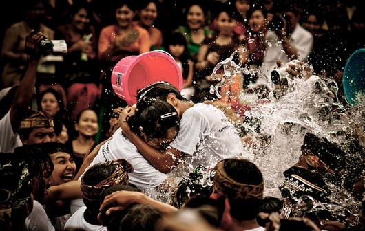 Omed-omedan Bakal Menggemparkan Bali 29 Maret 2017 fb.me/5EpH10wEh
#PesonaIndonesia #Bali