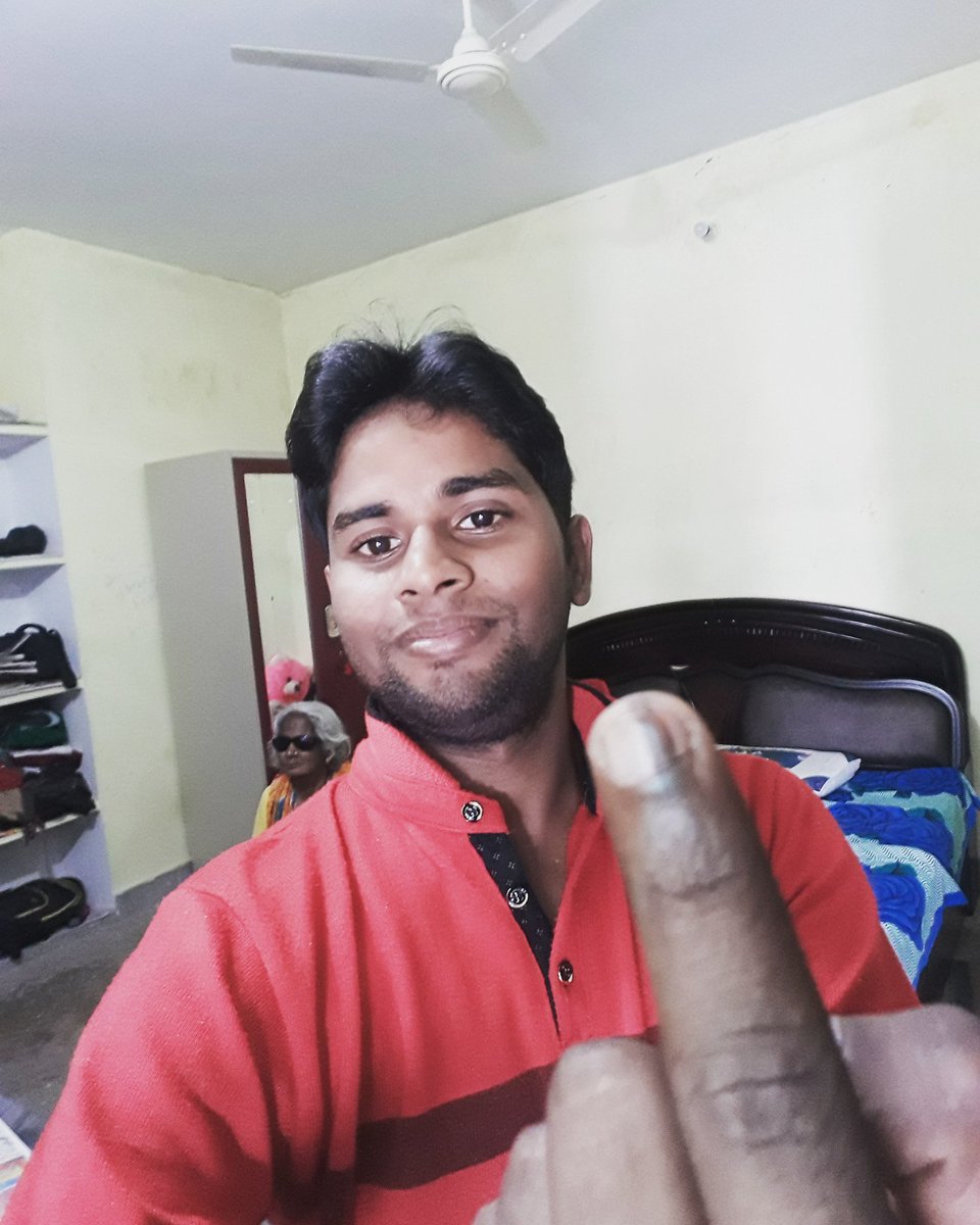 anujmauryaa's tweet photo. अनुज मौर्य प्रदेश अध्यक्ष रालोसपा छात्र इकाई लखनऊ #Phase3Selfie @_NationalVoice https://t.co/DDUEqkfQA2