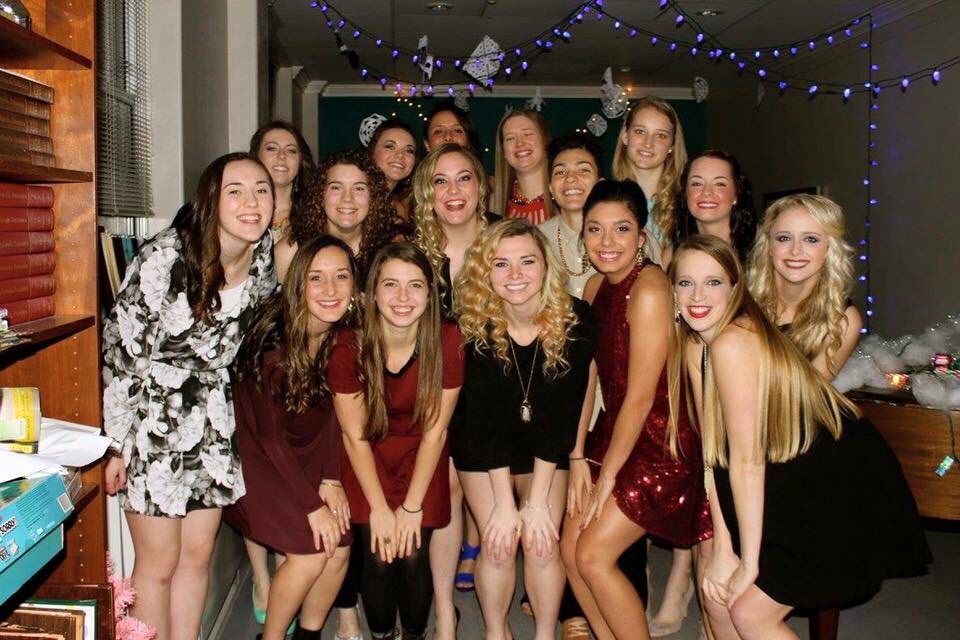 srraybaebae's tweet photo. Happy Senior night Bodester! Love you partner ❤️💙 long live D6 @haileymichelleb congrats on the DUB https://t.co/SWnYgKmTO4
