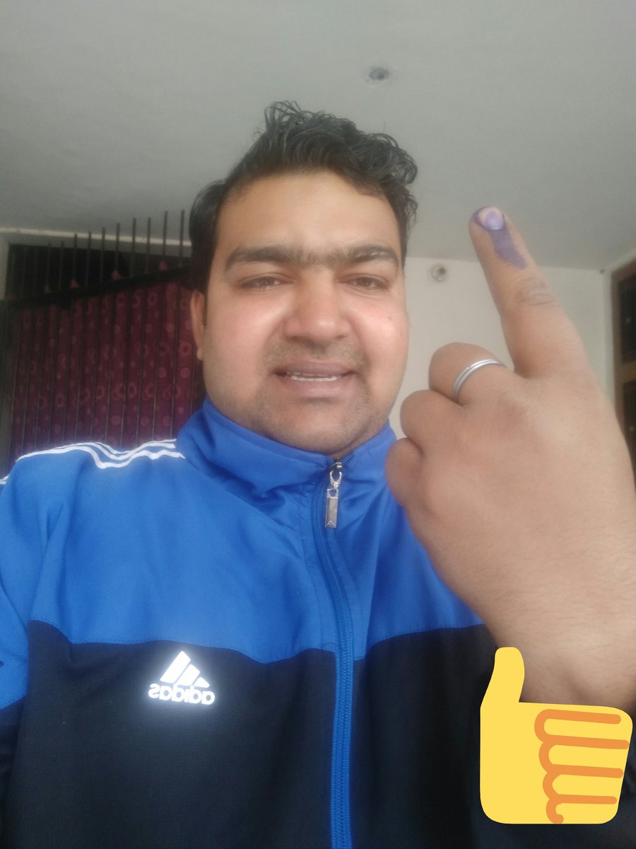 gsahu0812's tweet photo. #Buttondabao #UttarPradeshElection2017 #uttarpradeshpolls2017 
Come out Kanpur &amp; use ur right to VOTE.. https://t.co/HV6saxegmb