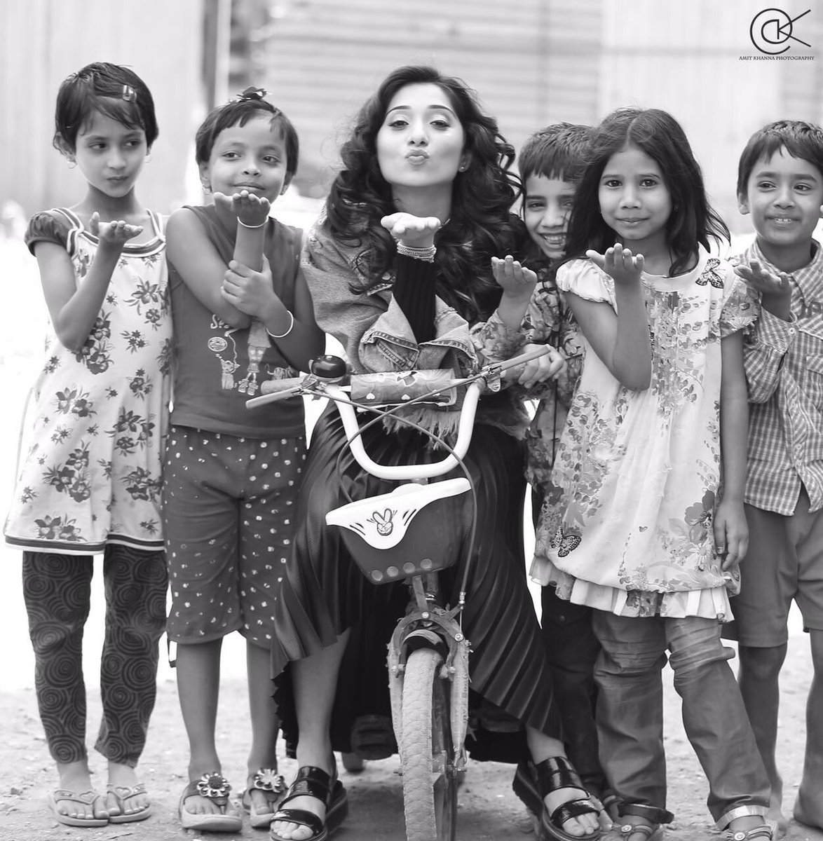VrushyyMehta's tweet photo. Thank you guys for all the love ❤️ feeling blessed😇 @amitmkhanna  sir  n ty @ek_stylist  n @makeupbyanshu https://t.co/jLXn4Y8Gww