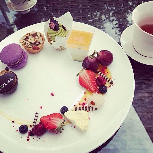 ZealongTea's tweet photo. Something sweet for your Sunday #sweettreats #dessert #youdeserveit #sweethings #zealongte… https://t.co/ChAJ9D92Gv https://t.co/gZLW7n5JbC