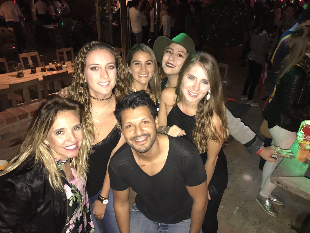 Andy__Rodriguez's tweet photo. Y seguimos #lookcyzone2017 #andrescarnederes #chia -#bogota #colombia el mejor equipo gracias x tantos momentos vividos y compartidos 😊🙏🏻 https://t.co/3a9A2sagoa