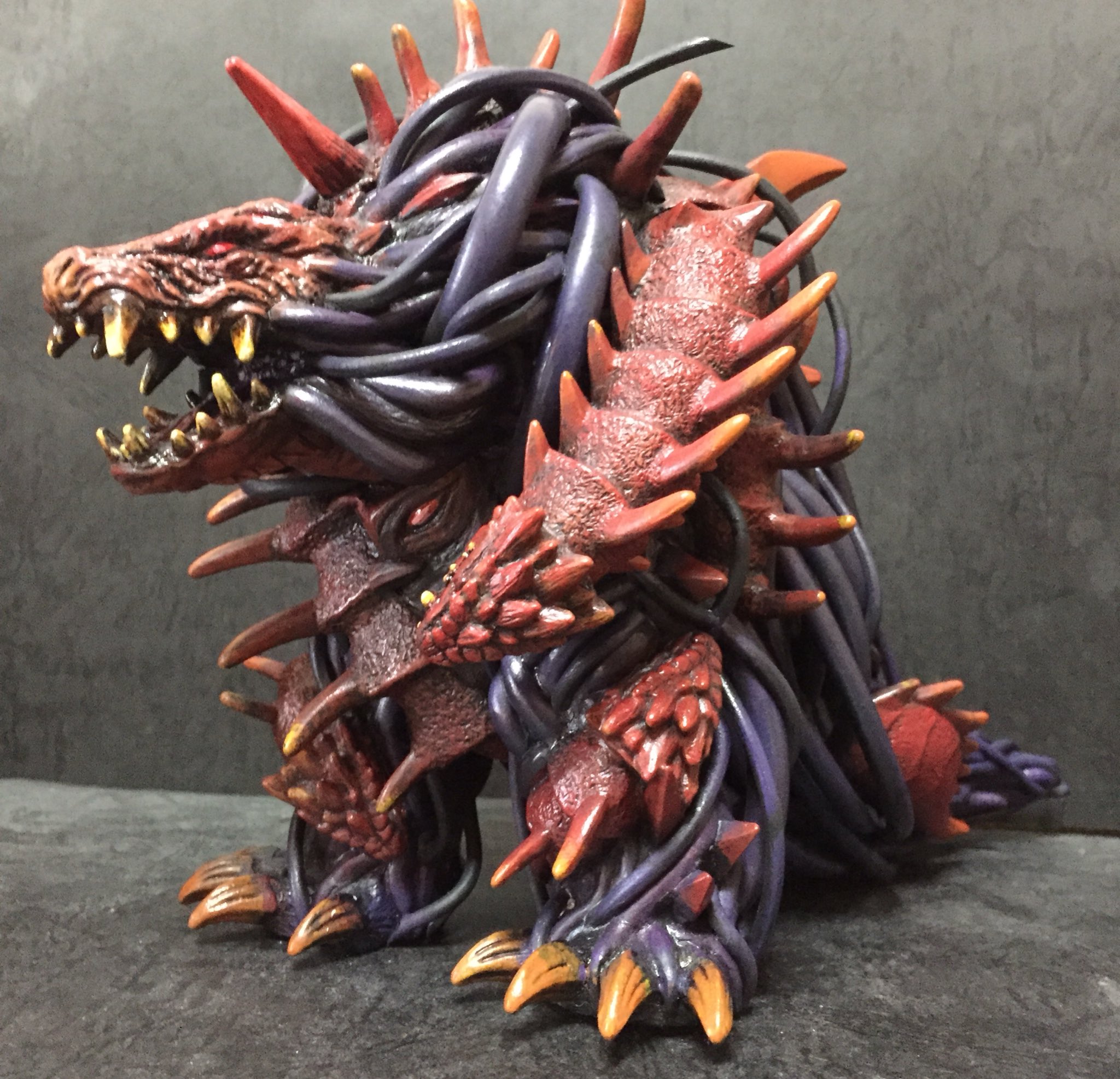 ご依頼品　マガオロチ　ソフビ　リペイント完成品 ご依頼品 マガオロチ ソフビ リペイント完成品 みつくりざめ on X: