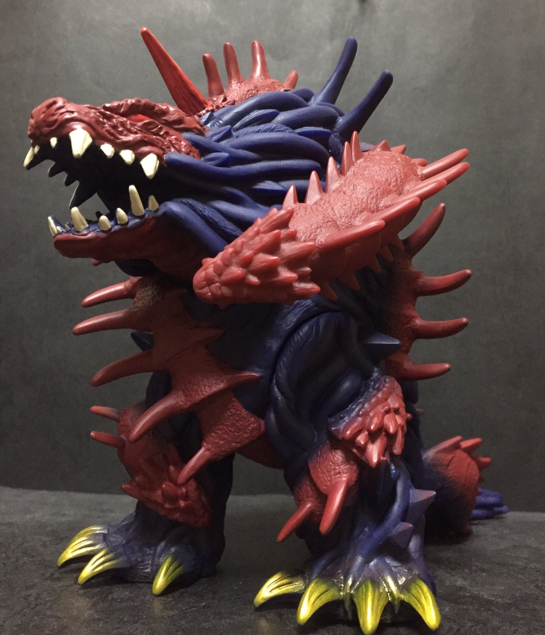 ご依頼品　マガオロチ　ソフビ　リペイント完成品 ご依頼品 マガオロチ ソフビ リペイント完成品 みつくりざめ on X:
