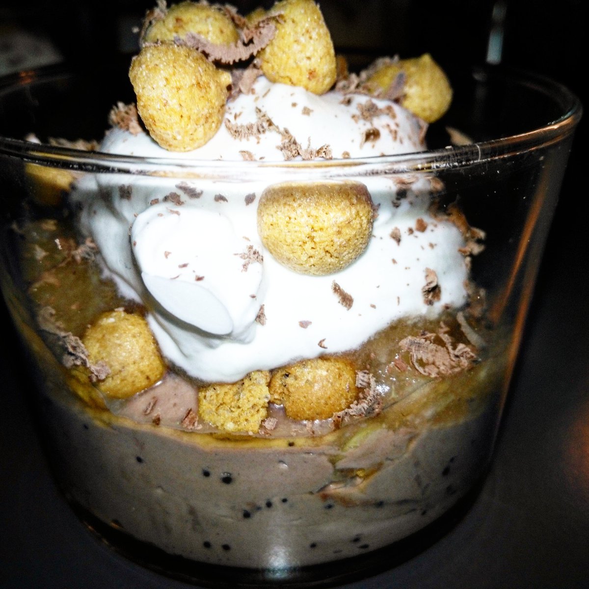 Cuciaroepiron's tweet photo. #dessertinbicchiere con #philadelphia #cremadicioccolatofondente e #pannamontata.. Uno strato di #pure di pere con amaretto. #amaretti. https://t.co/m1ArwFHwU4