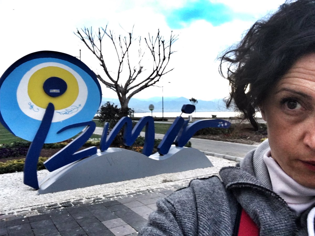 fashion4travel's tweet photo. Il mio #buongiorno di oggi è dal lungomare di Izmir #VisitIzmir #bloggercasting https://t.co/Zn1InOjL6H