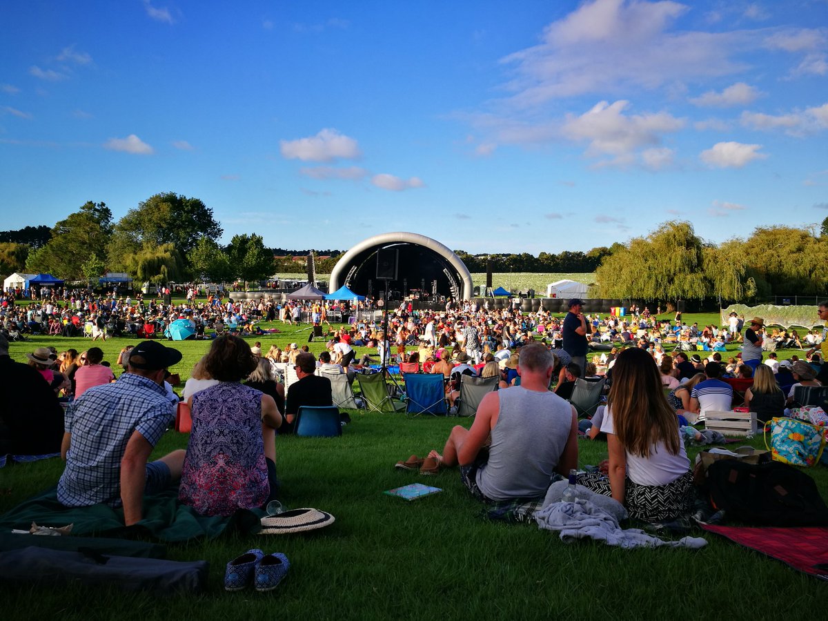 The <a href="/WineryTourNZ/">The Winery Tour</a> gets the sun to shine through one last time 🌞Thank you <a href="/bennytipene/">Benny Tipene</a>, <a href="/bicrunga/">Bic Runga</a>, <a href="/brookefraser/">Brooke Fraser</a> &amp; our fabulous volunteers!