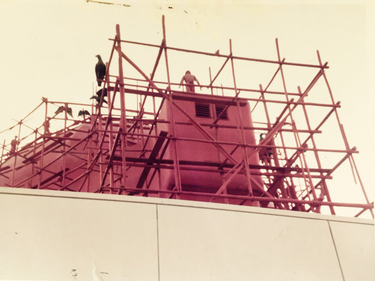 h_mi2h's tweet photo. @retoro_mode 
昭和45年 大阪万博 せんい館
横尾忠則デザイン
建築途上の状態を凍結させたコンセプトは仏ポンピドゥセンターよりも早い https://t.co/aw1CAoQj1D