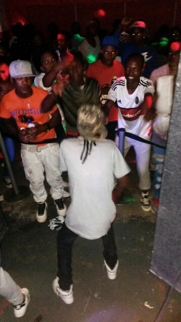 Chereh8's tweet photo. Thnx #Eazy go club
#Shutout to Dj Shaker and Tapole
#keteu https://t.co/WEQXBNU62I