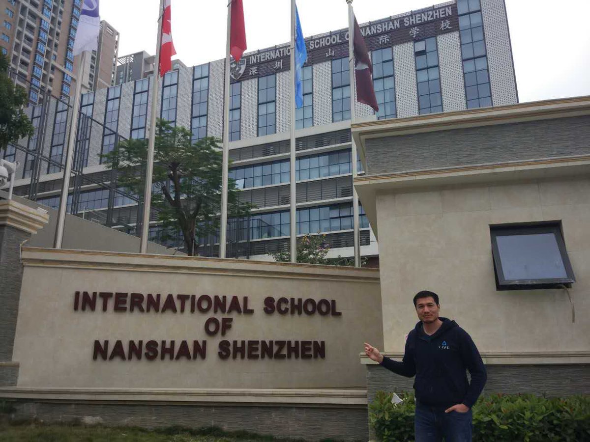 AGraylin's tweet photo. Great visit to ISNS &amp; seeing how #VR is already being applied to boost High School education in China @htcvive @paoplayz @UploadVR @RtoVR https://t.co/v01VHUllcg