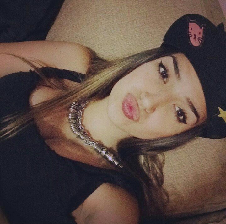 Male004's tweet image. Aunque yo quiero, no lo puedo evitar, en cualquier momento vuelvo a tropezar😞