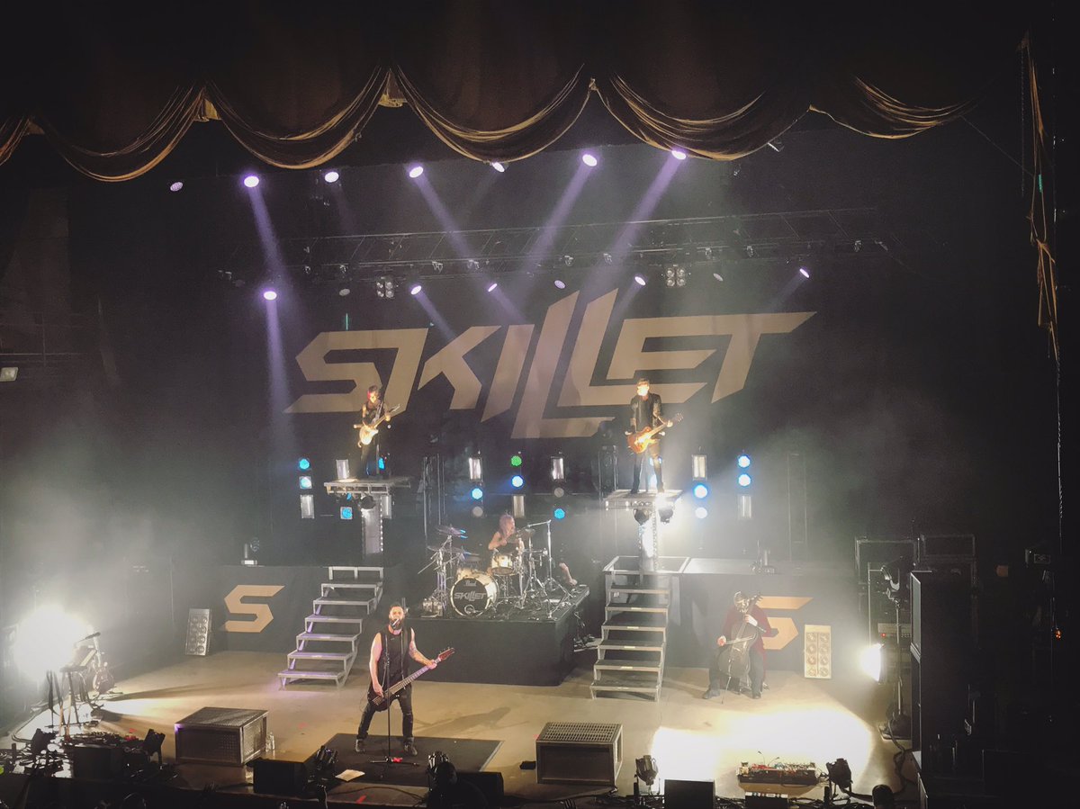 BleuelImages's tweet photo. I will always admire the stage presence &amp; humility of @johnlcooper. @skilletmusic put on an amazing show, that left you inspired. #Skillet https://t.co/2lfZakH8ht
