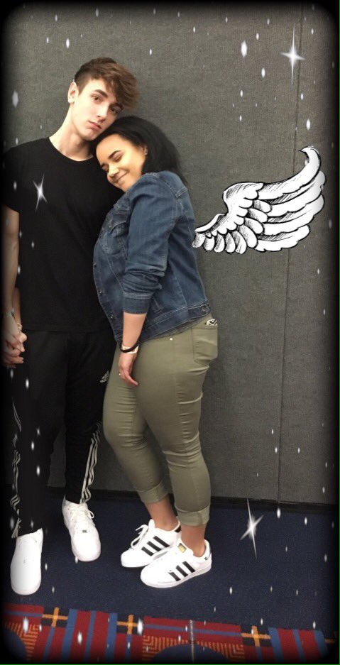 MULT1_H0E's tweet photo. Bryce met the cutest angel @ #SocialCon 😍😍 https://t.co/IfEqhVxDk6