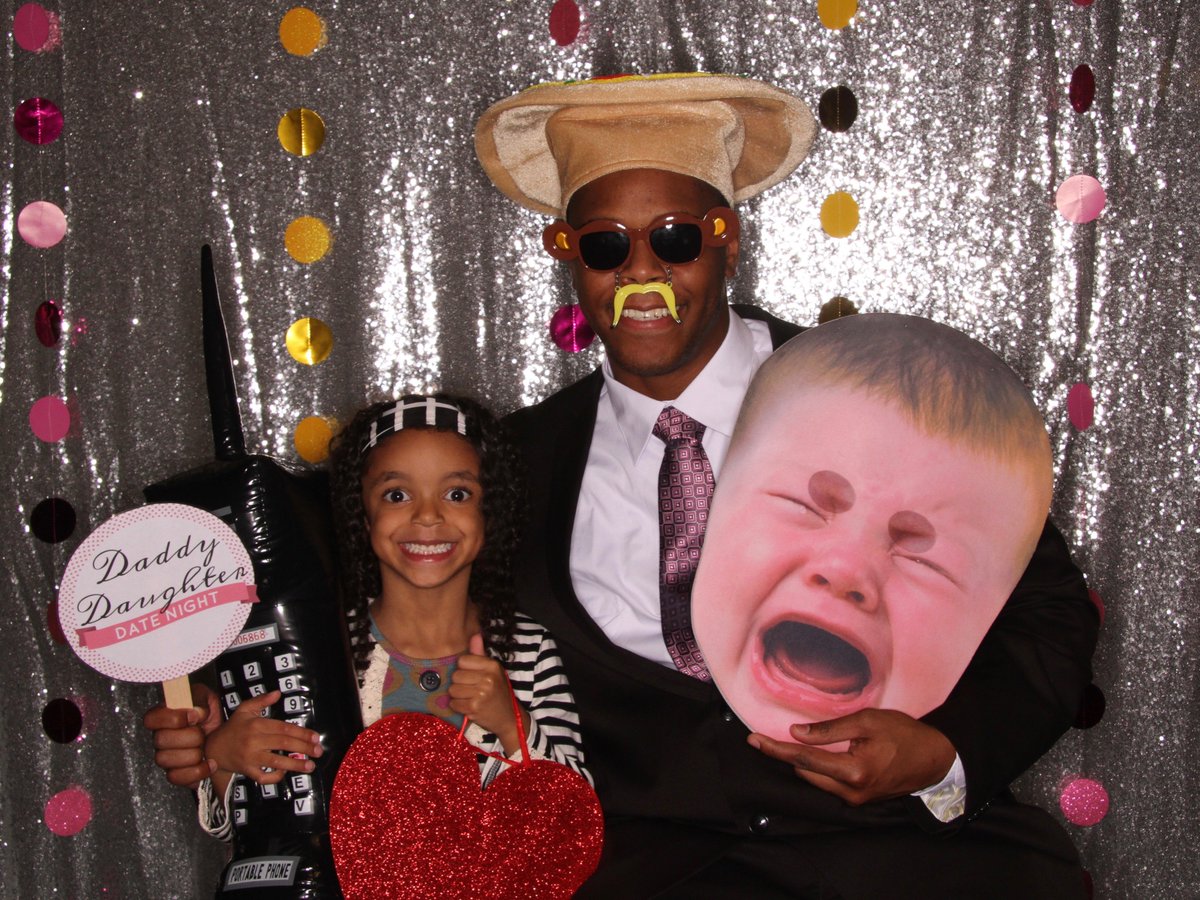 InstafunKC's tweet photo. @gardnerparkrec's #daddydaughterdance was a HUGE success .. We had so much instaFuN .. TY #instafunkcphotobooth #kansascityphotobooth https://t.co/XZ9vNjLCkZ