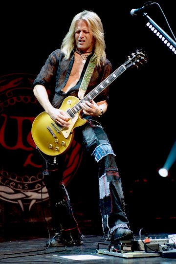 Happy Birthday to Doug Aldrich of !!! :) 