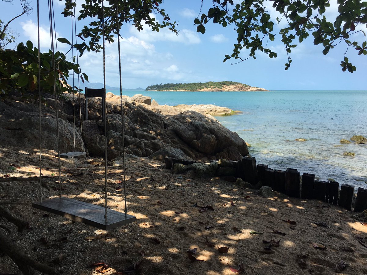 luxurylaunches's tweet photo. What better way to spend an evening. An idyllic swing by one of the most amazing views in Koh Samui. Only at the @SixSensesSamui https://t.co/KmoK7Acs6i
