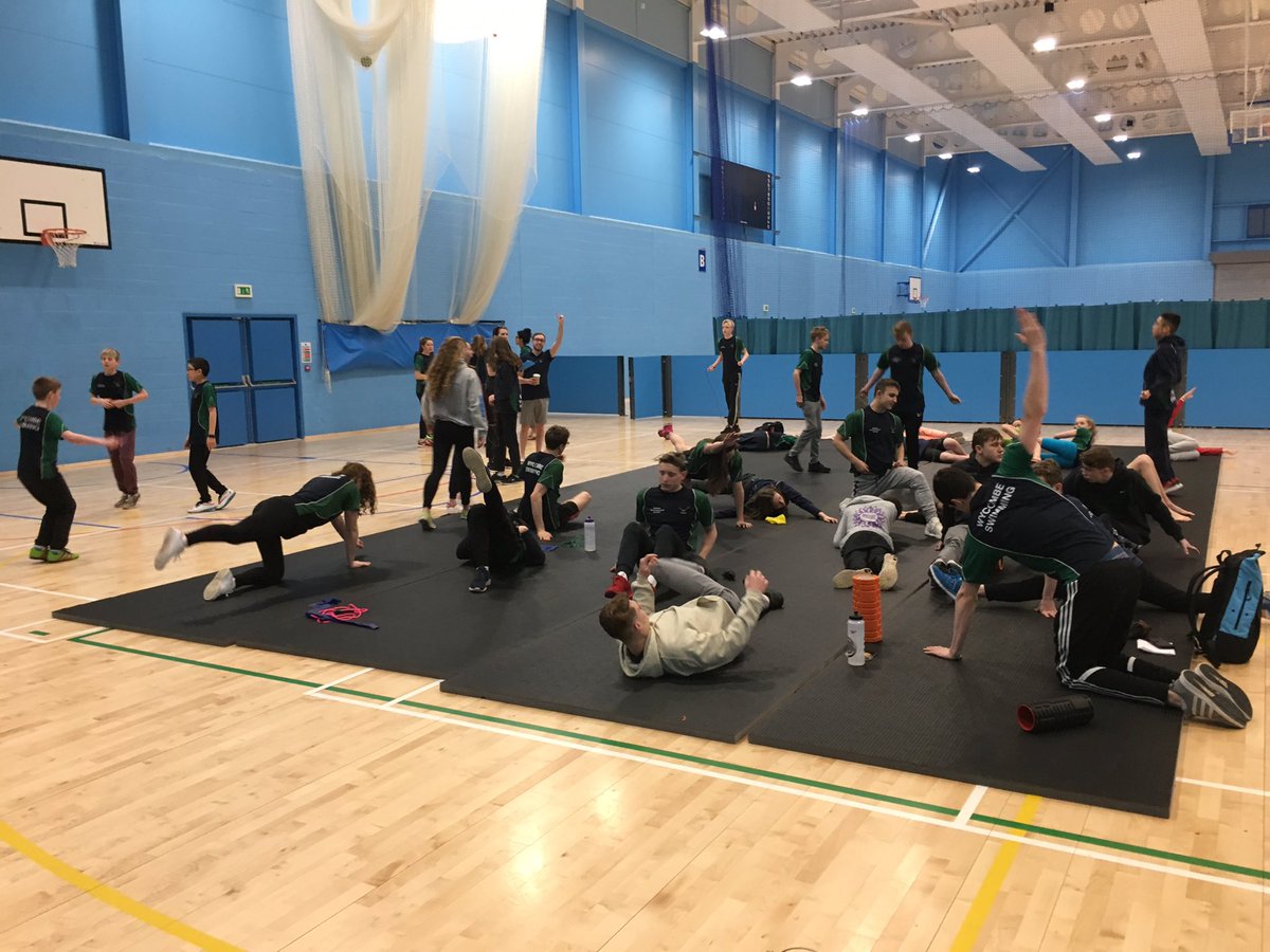 Wycombe_Swim's tweet image. Some good #prepool going on earlier from #WDSC &amp;amp; @COPSSwimFast before warm up starts! 💪👌👍🏊🏊 #prep #invitational