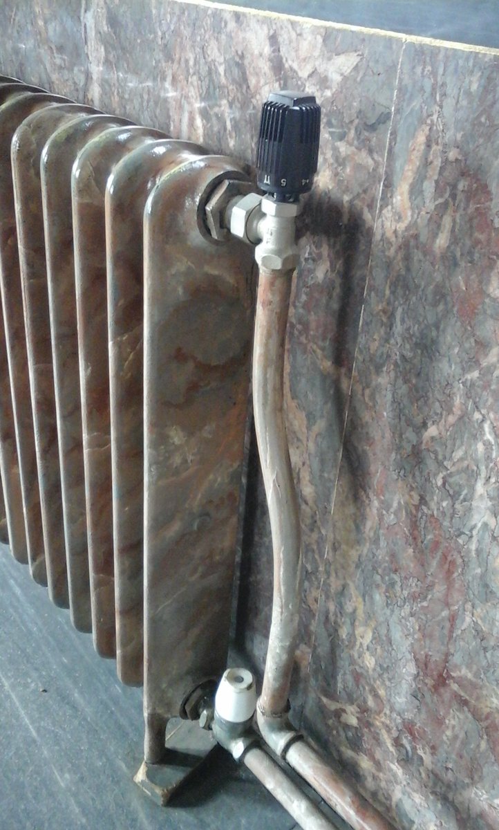 Marble wall panels and marbled radiator <a href="/Cardiff_castle/">Cardiff Castle</a> <a href="/cardiffcouncil/">Cardiff Council</a> <a href="/BGSbldngStones/">BGS Building Stones</a> #marbling