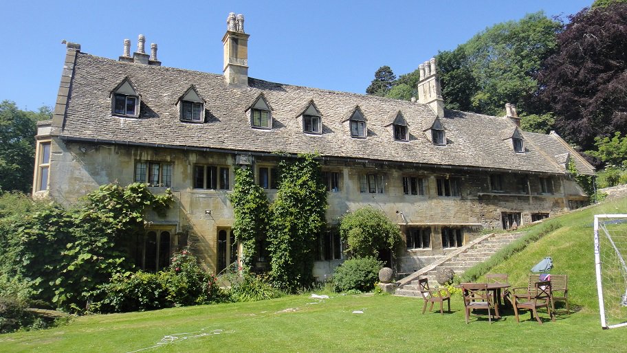 postliphall's tweet photo. @postliphall has a 3-4 bedroom home for sale. For more about living at Postlip see https://t.co/AqOBqSS6Hv #cohousing #community #Cotswolds https://t.co/PZPoUBPQIJ