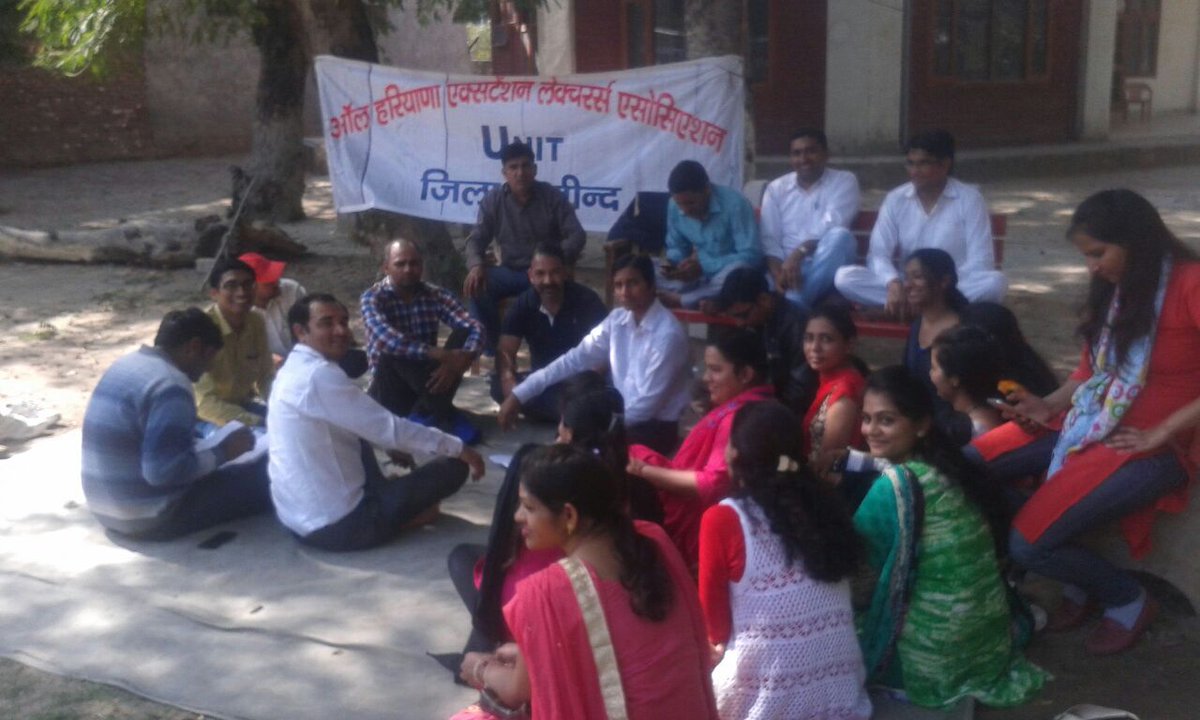 virenbt's tweet photo. All haryana #Extensionlecturers strike for fix salary day 7 @mlkhattar @narendramodi @PMOIndia @sumeetmehta12 @Sunilsh03906118 https://t.co/xpi3PmKNIl