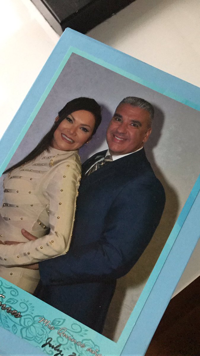 Buenos días .. feliz Domingo y bendecido sean hoy y siempre ..les deseamos Los Castro Pulgar #jorgeykarolina4ever❤️