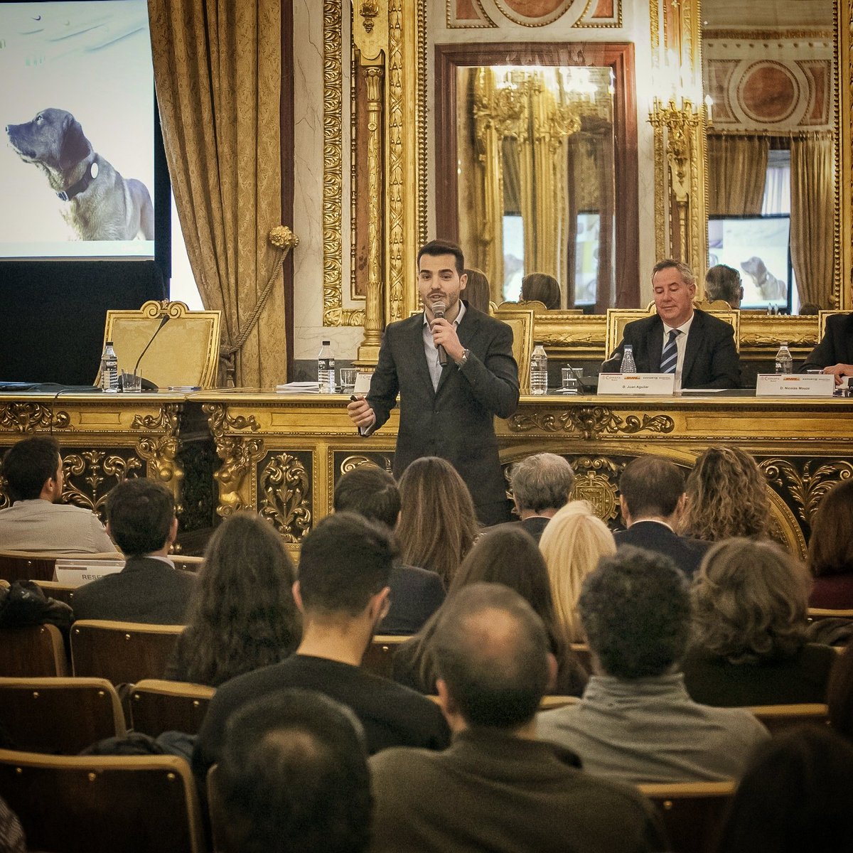 Adolfo_fdz's tweet photo. We don't get connected, we live connected! #GoogleExport #ExportaDigitalMadrid #export #business #strategy #management #Madrid #Spain 🇪🇸✈️🌍 https://t.co/gCkIYCiYMr